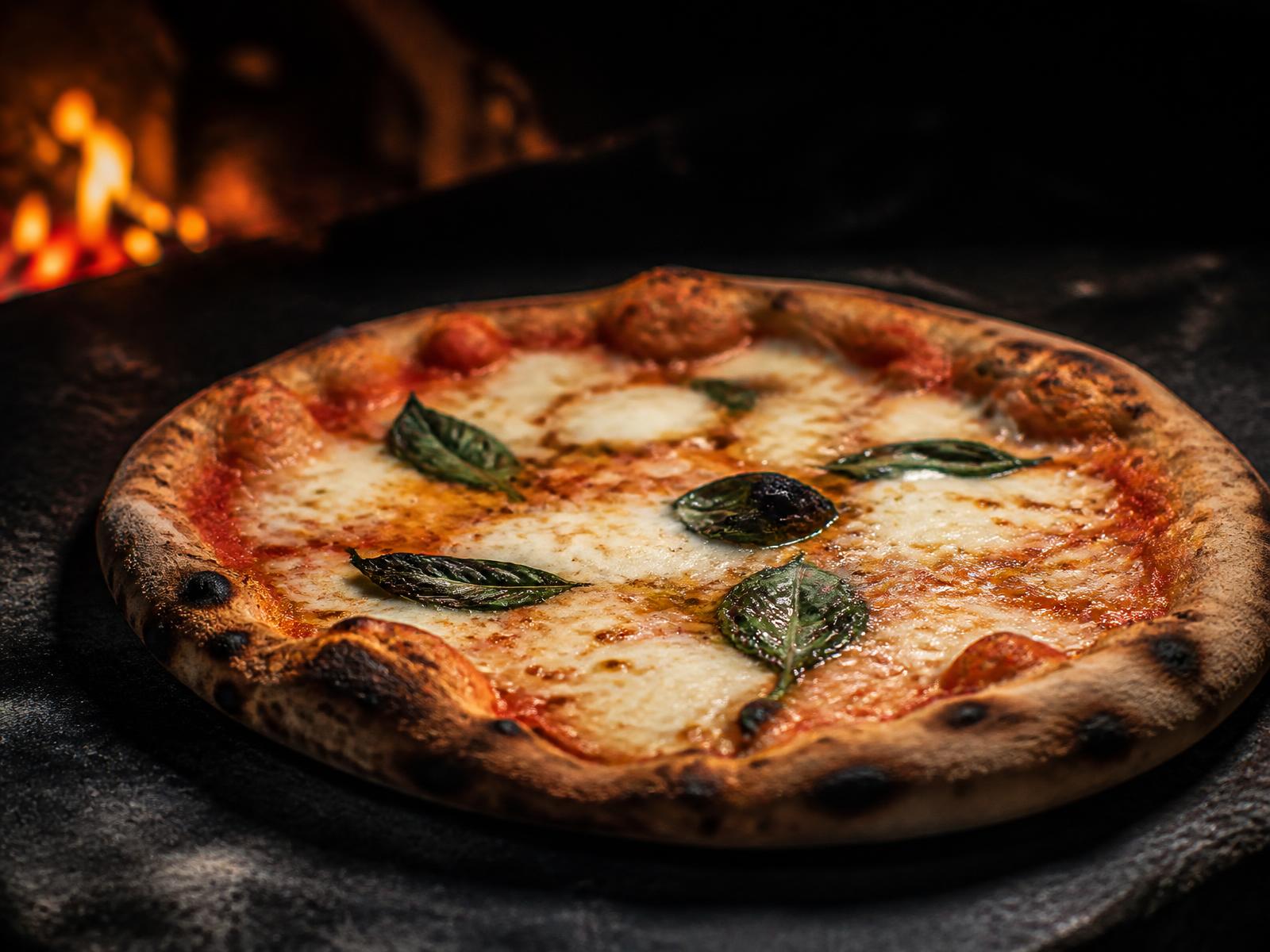 Nybakad pizza från Pizzeria 39:an